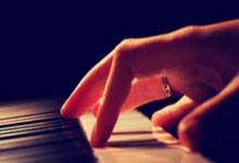 半岛体育官网：武汉车谷江大女足出征亚冠留言互动赢取全队亚冠签名球衣.